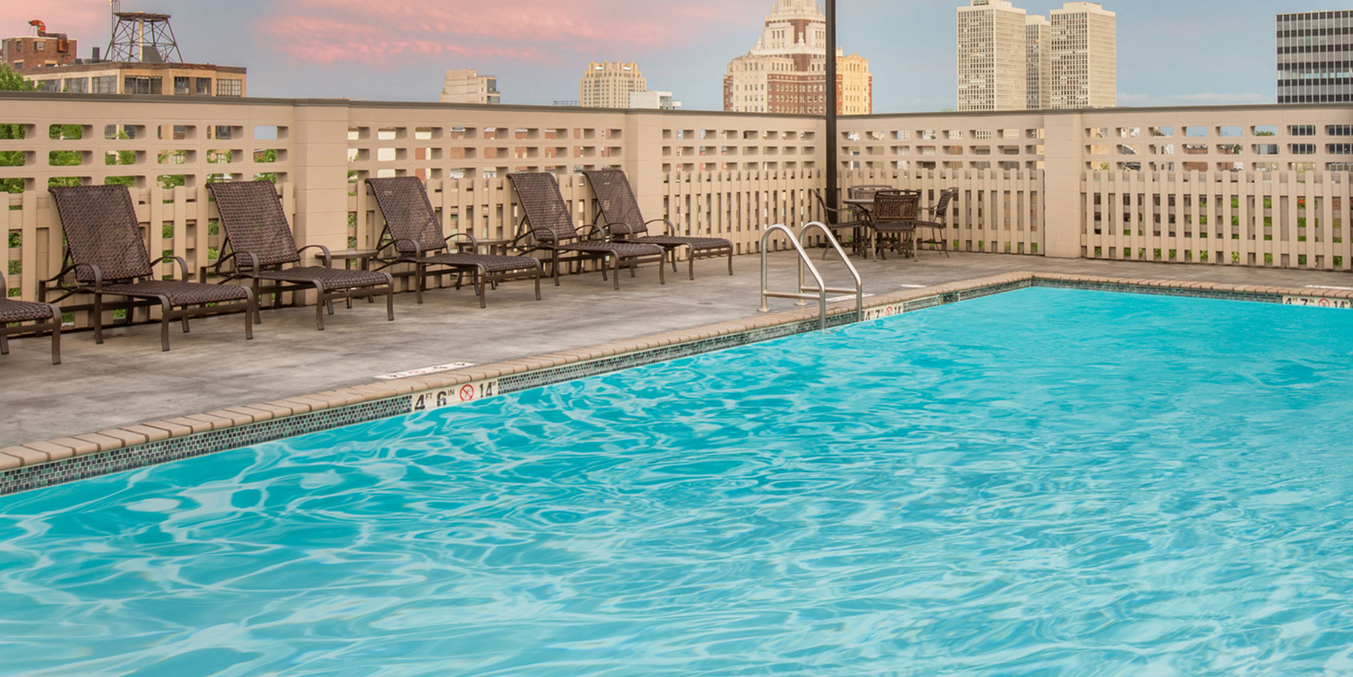 Wyndham Philadelphia Rooftop Pool